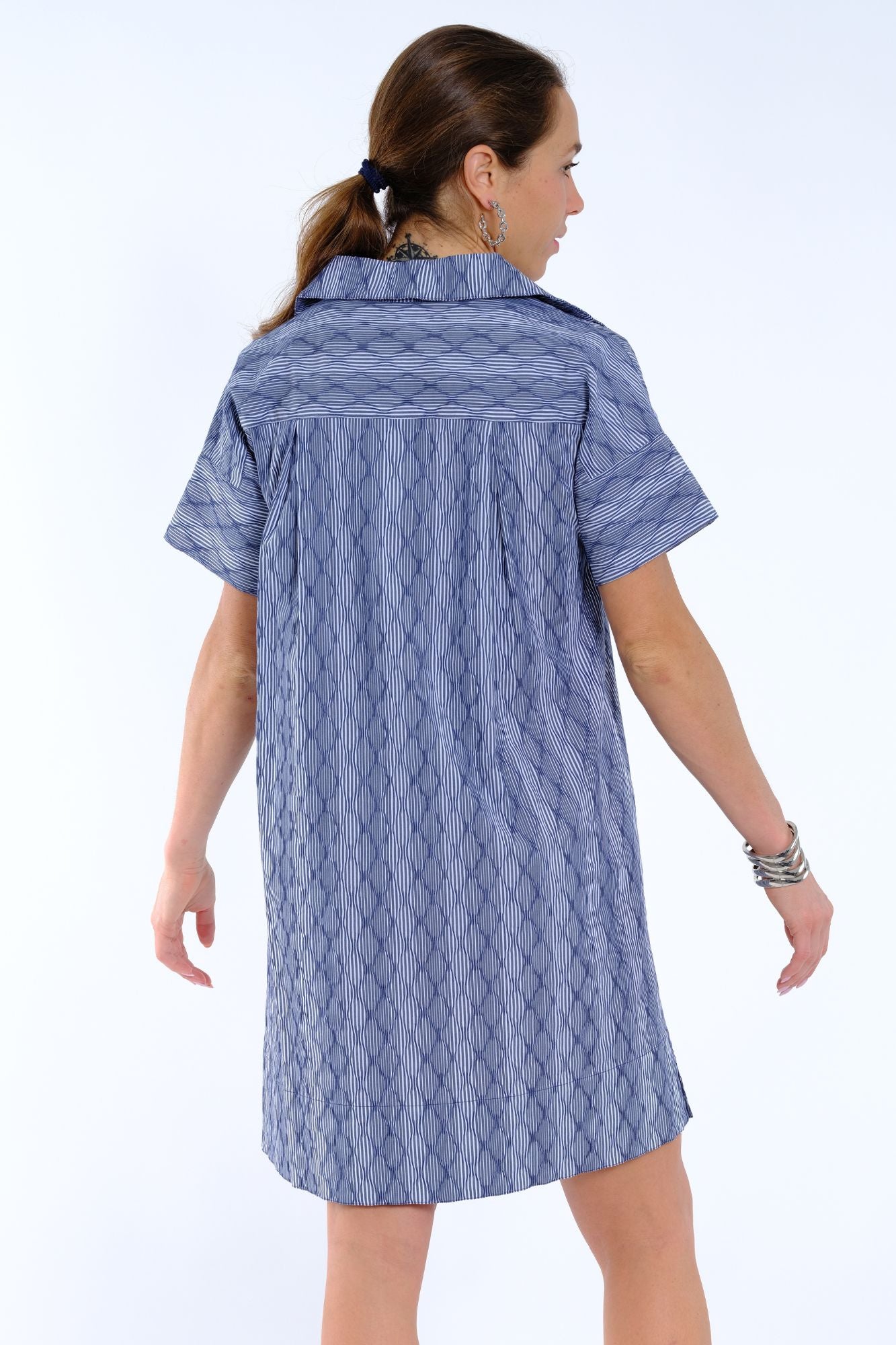 Lightweight travel friendly dress for women short sleeves