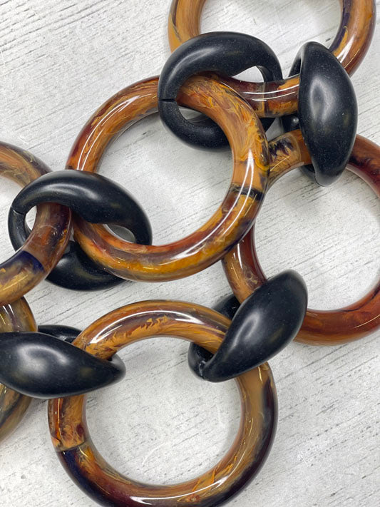 trendy resin necklace