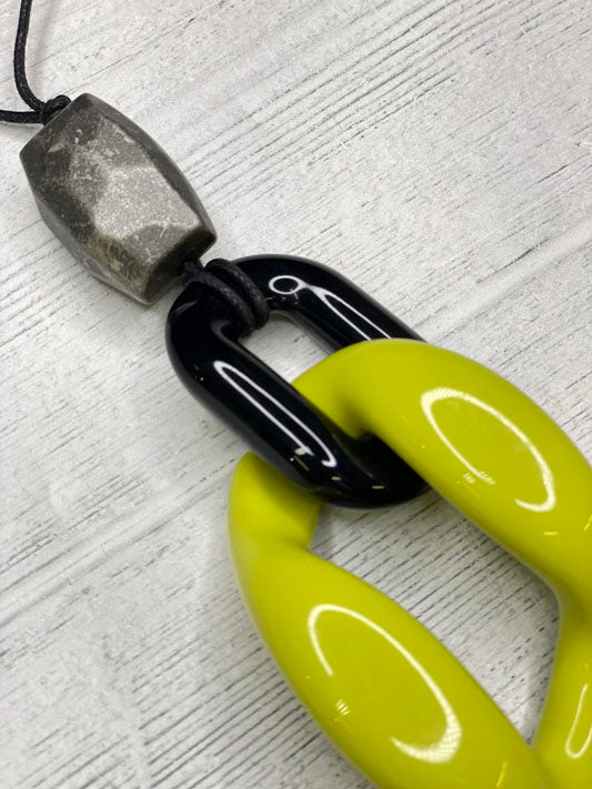 Women’s Resin Necklace