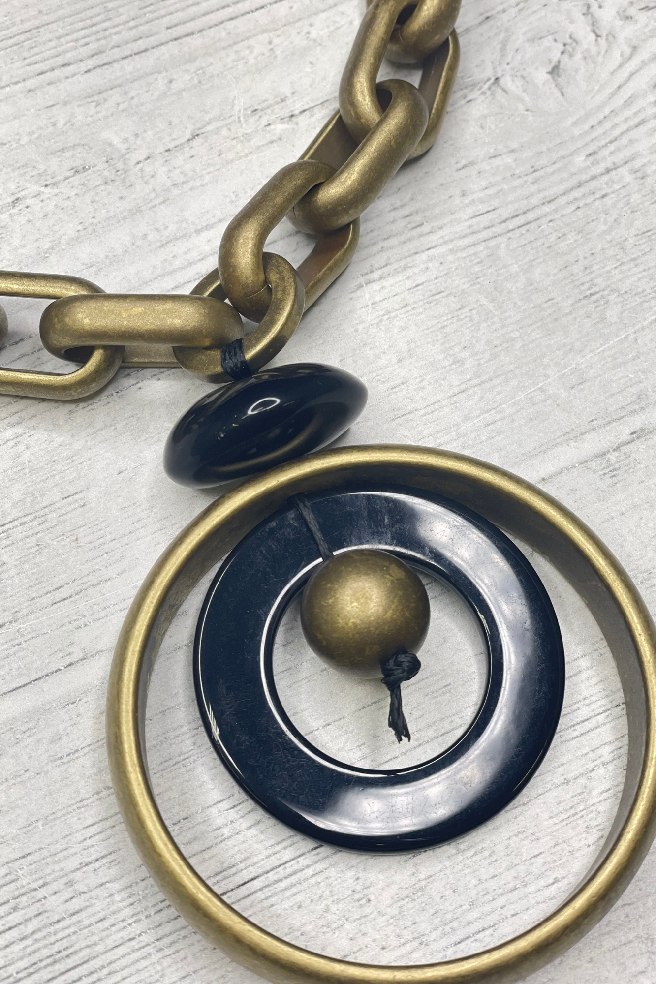 Alisha D Women's Chunky Resin Link Statement Short Pendant Necklace