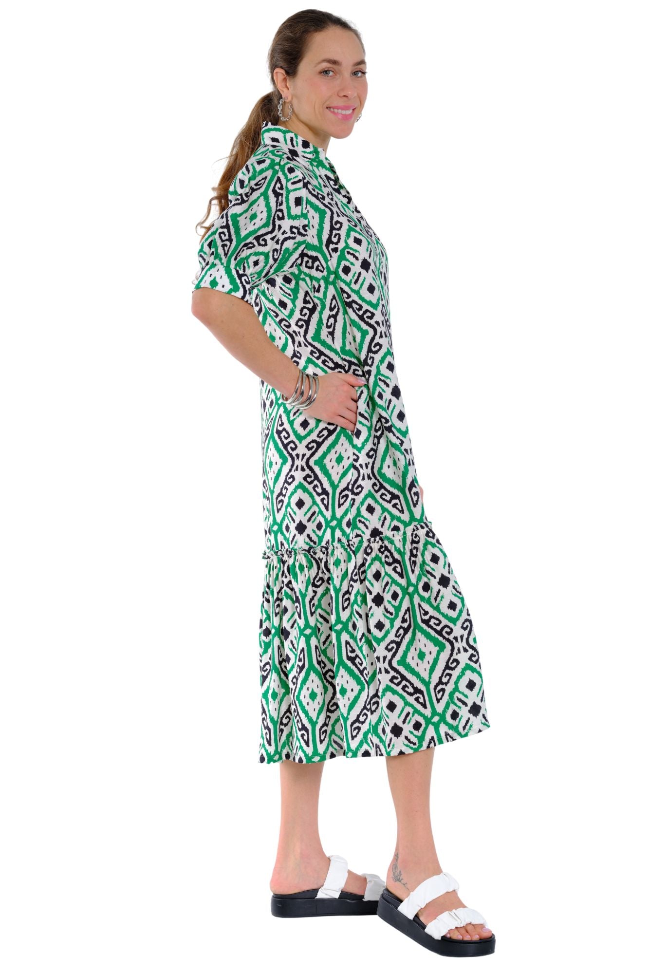Casual everyday midi dress for women with short sleeves and loose fit