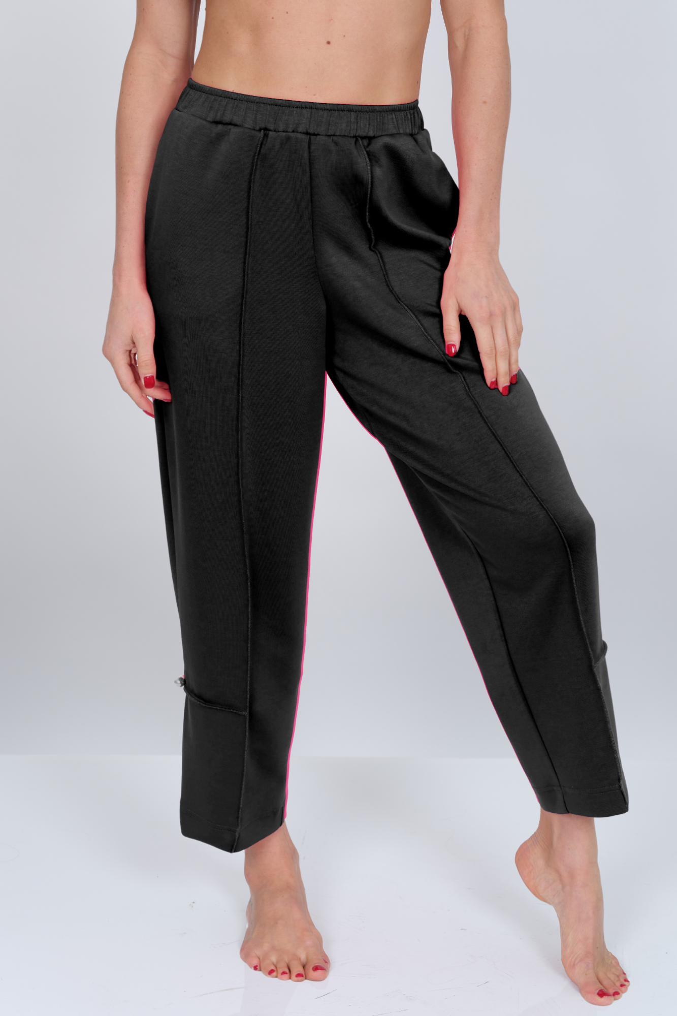 Crop pants for women