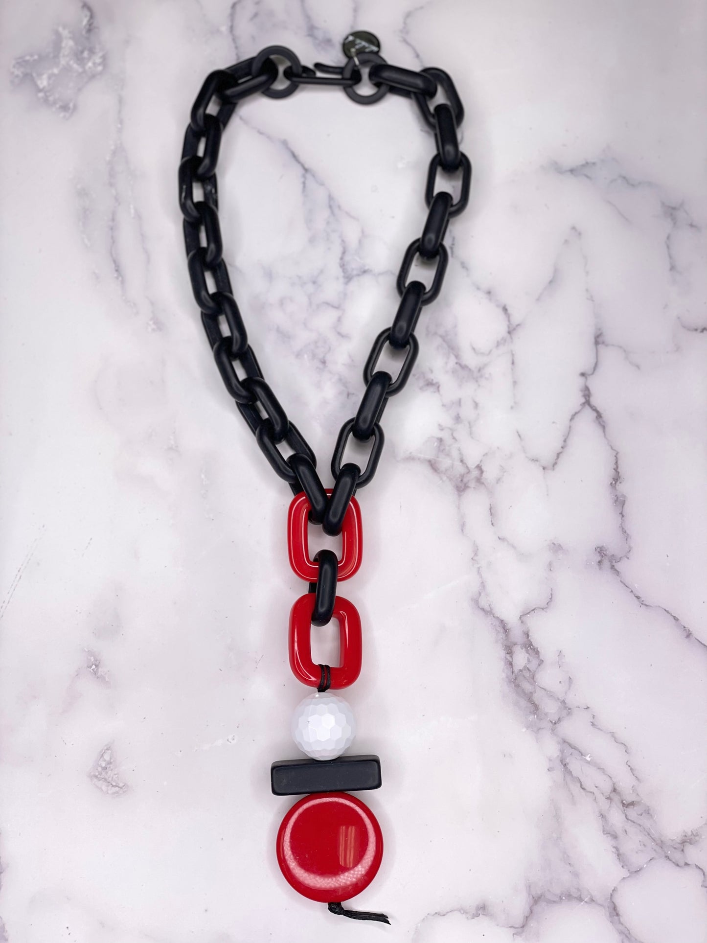 Alisha D Choker with Pendant Resin Necklaces