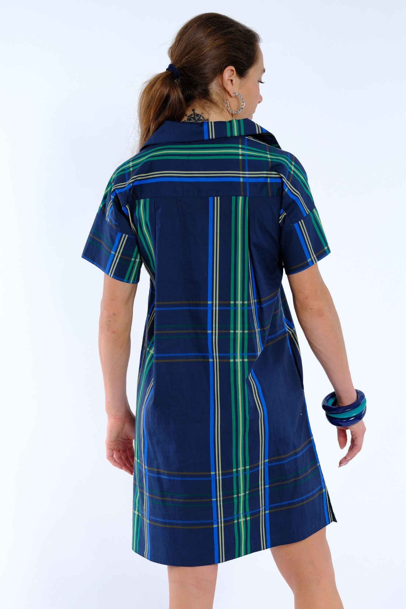 Relaxed fit women’s casual dress with collar