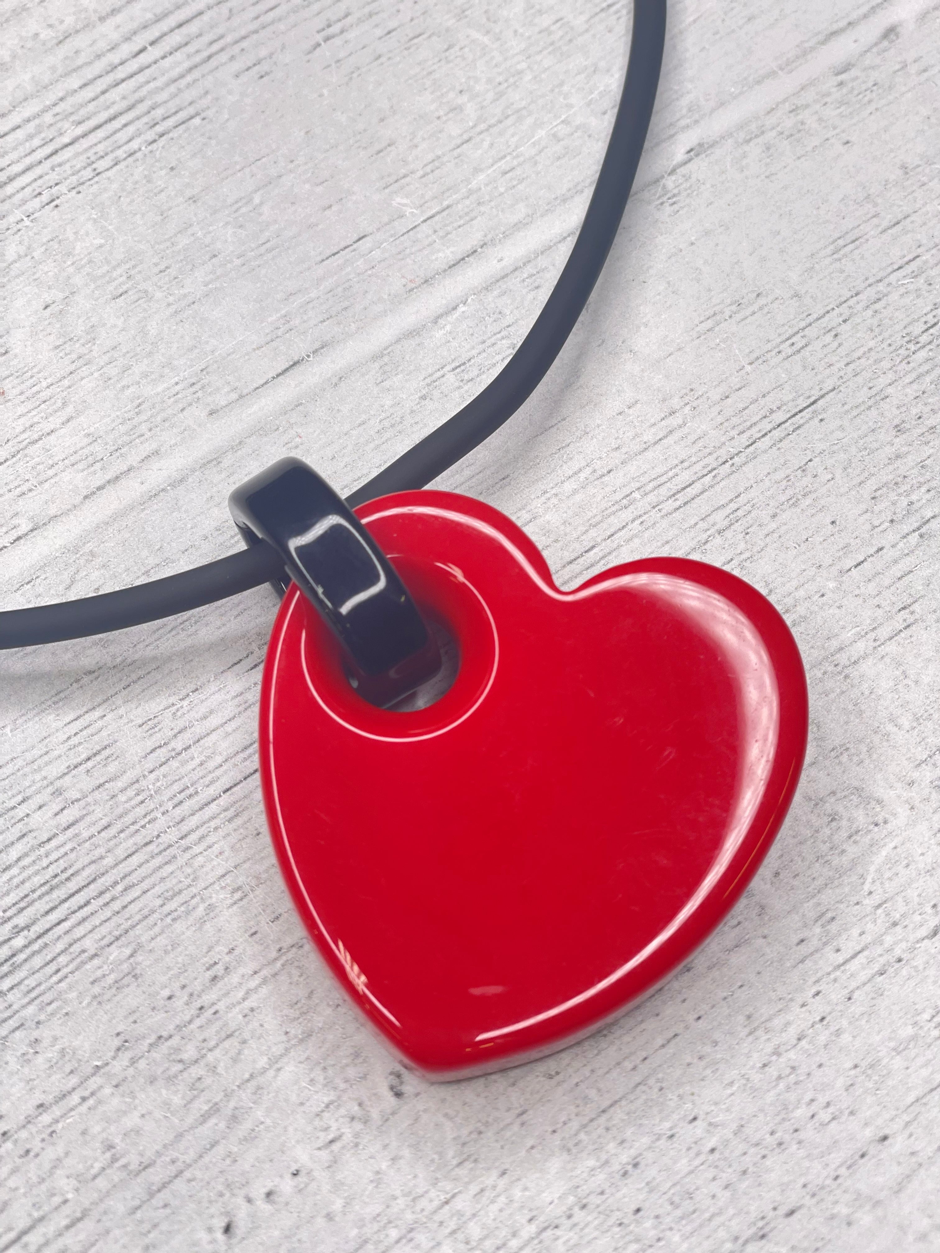 Resin Pendant Choker Necklace